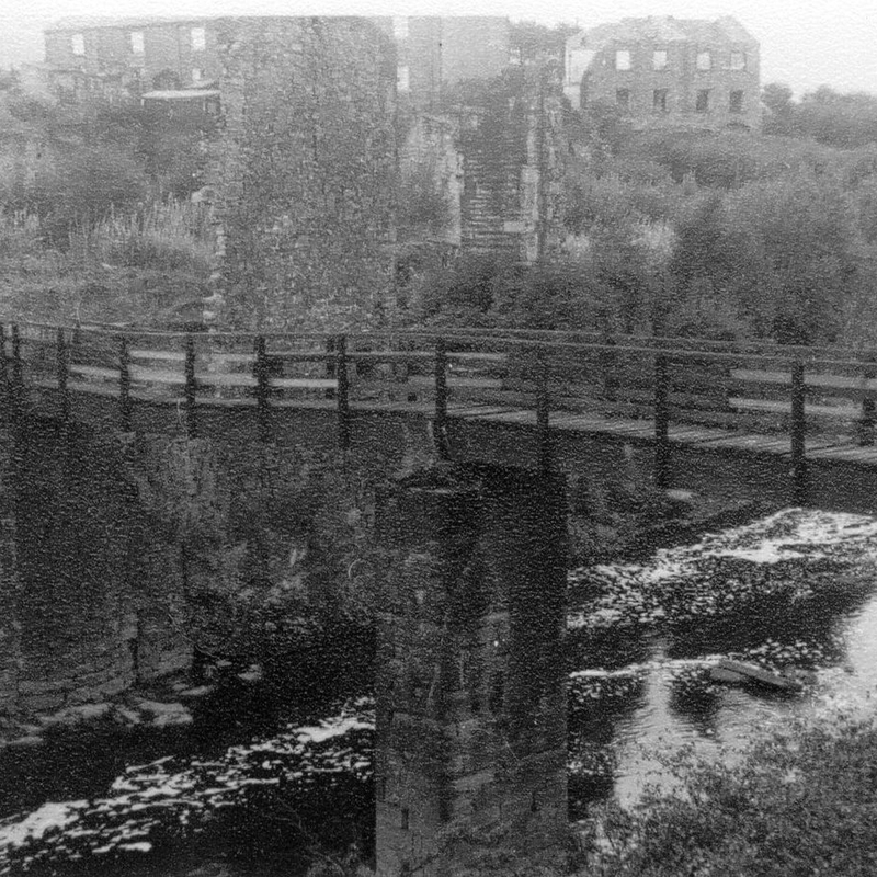 Gollinrod Bridge, Nuttall village