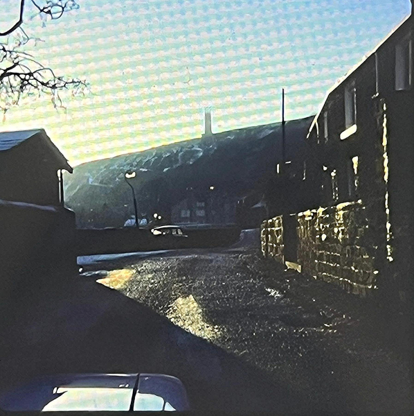 Chapel Lane Holcombe and Holcombe Hill in back groung
17-Buildings and the Urban Environment-05-Street Scenes-014-Holcombe Village
Keywords: 1977