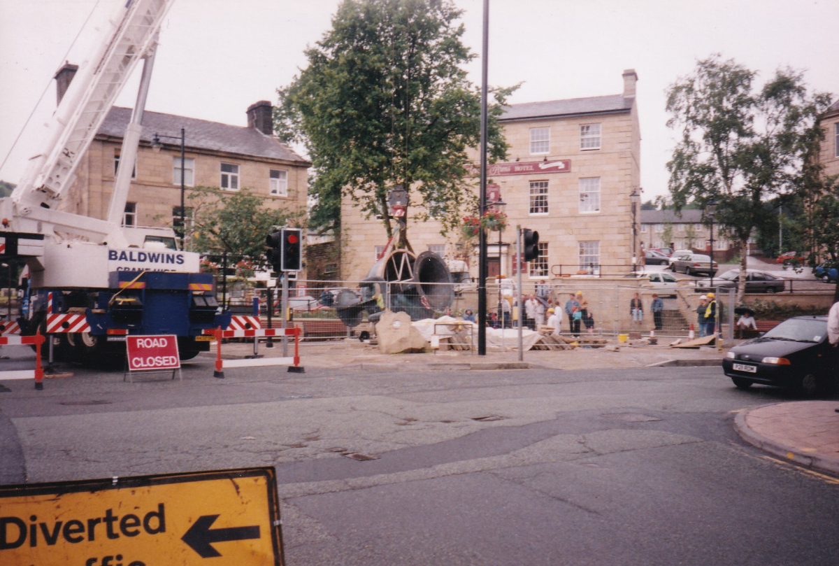 Urn being erected on Market Place 1998 
17-Buildings and the Urban Environment-05-Street Scenes-017-Market Place
Keywords: 0