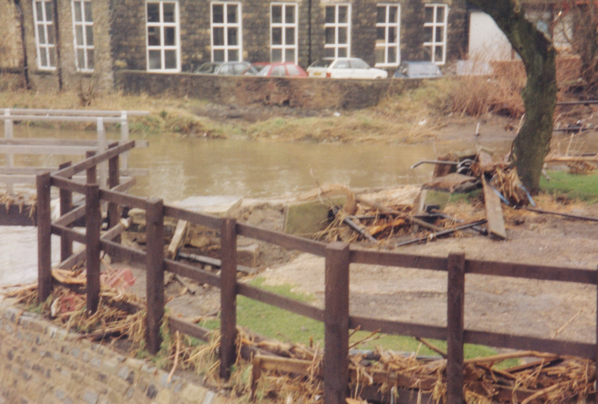 River Irwell at Bottom of Bridge Street looks like it was taken after flood 
17-Buildings and the Urban Environment-05-Street Scenes-003-Bridge Street
Keywords: 1980