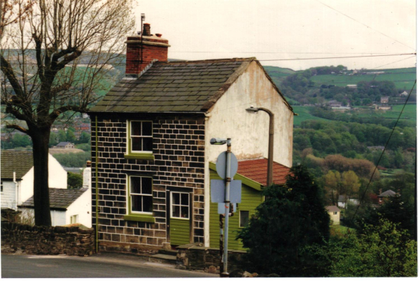 House on Tanners Street - bottom of the Rake
17-Buildings and the Urban Environment-05-Street Scenes-006-Carr Street and Tanners area
Keywords: 1987