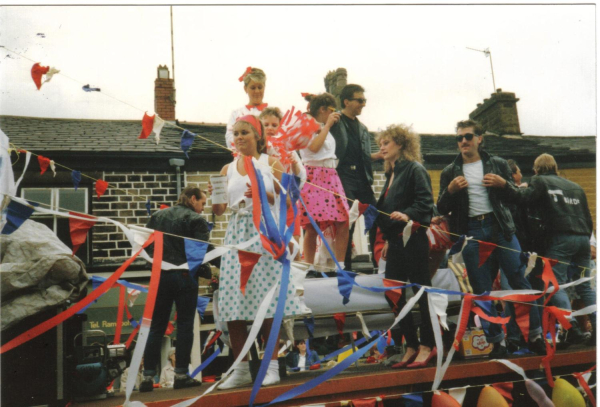 Carnival procession 
14-Leisure-04-Events-008-Processions
Keywords: 1987