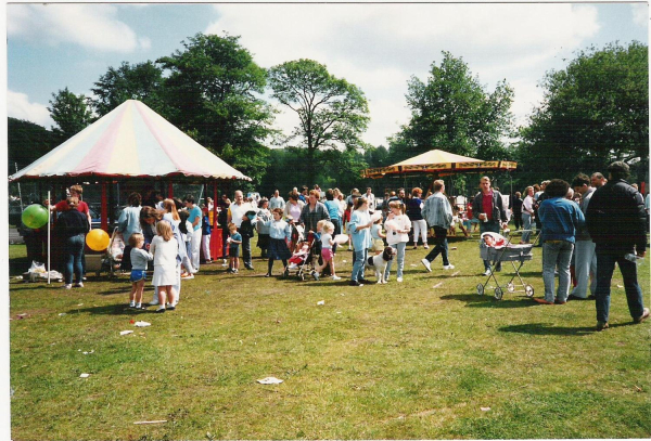 Side shows at Country fair 
14-Leisure-04-Events-001-Nuttall Park Events
Keywords: 1987