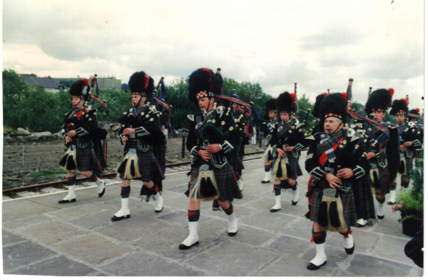 Scottish Pipe Band on station 
14-Leisure-04-Events-007-Return of Steam 1987
Keywords: 1987