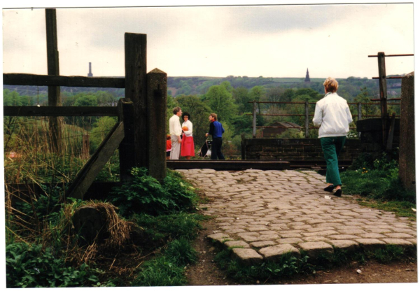 Crossing over  the railway line from Nuttall park
16-Transport-03-Trains and Railways-000-General
Keywords: 1987