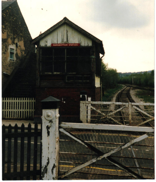 Signal box  prior to renovation 
16-Transport-03-Trains and Railways-000-General
Keywords: 1987