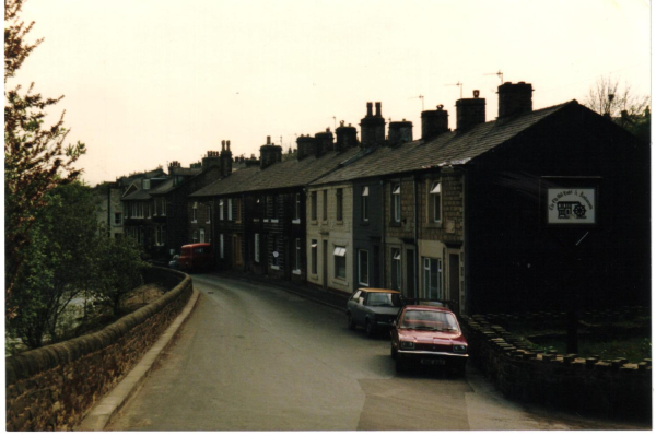 Springwood St from Carr Bank approach 
17-Buildings and the Urban Environment-05-Street Scenes-006-Carr Street and Tanners area
Keywords: 1987