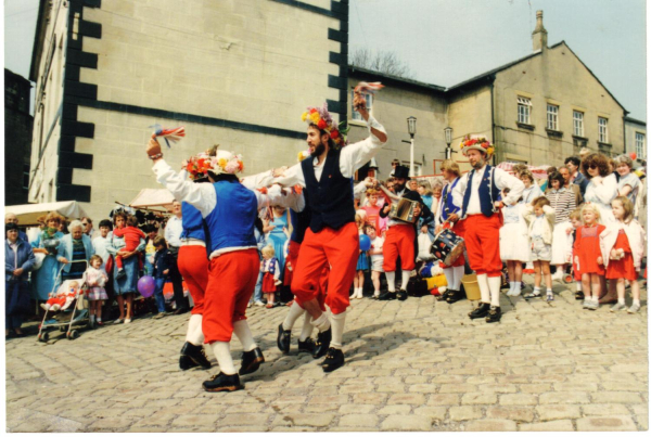 Morris dancing in Market Place 
17-Buildings and the Urban Environment-05-Street Scenes-017-Market Place
Keywords: 1987