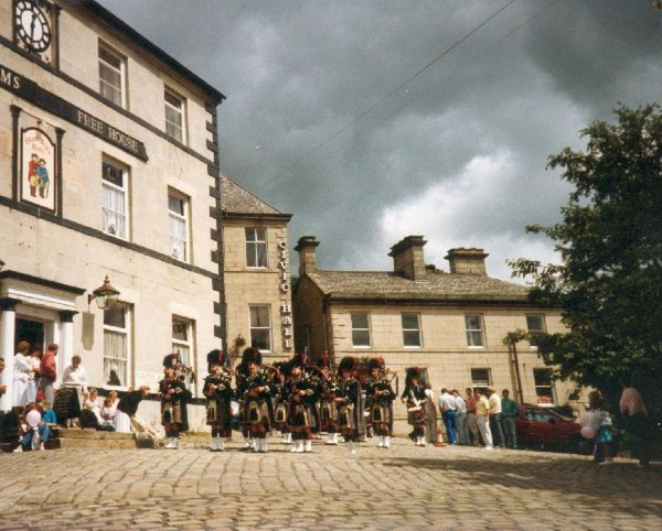 Procession in Market place 
17-Buildings and the Urban Environment-05-Street Scenes-017-Market Place
Keywords: 1987