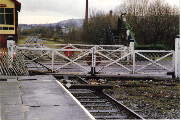 Level crossing before accident 
16-Transport-03-Trains and Railways-000-General
Keywords: 1988