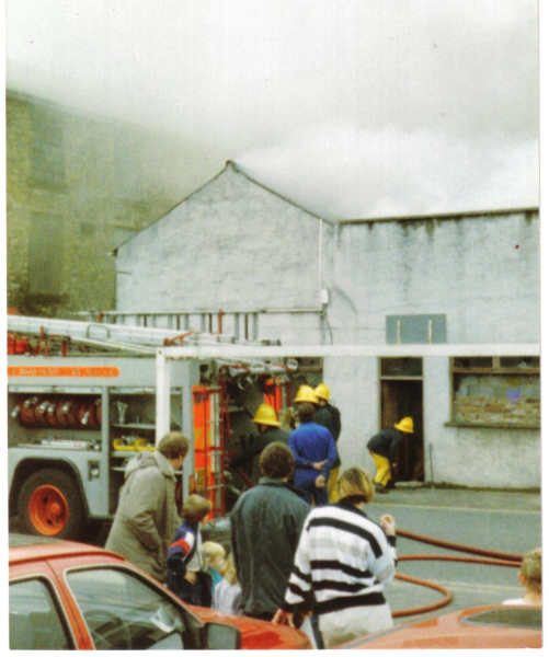 Fire at Mill on  Railway St 
17-Buildings and the Urban Environment-05-Street Scenes-022-Railway Street
Keywords: 1988