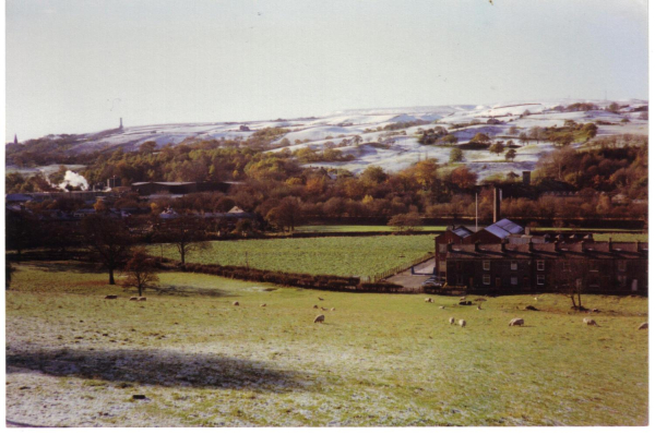 Snow at Stubbins
17-Buildings and the Urban Environment-05-Street Scenes-027-Stubbins Lane and Stubbins area
Keywords: 1988