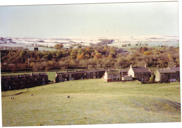 view of Stubbins
17-Buildings and the Urban Environment-05-Street Scenes-027-Stubbins Lane and Stubbins area
Keywords: 1988