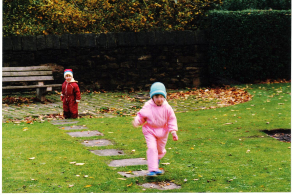 Children on the stepping stones  by the wharf
09-People and Family-02-People-000-General
Keywords: 1989