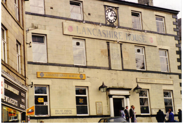 The Grants Arms becomes a register office for a TV programme 
14-Leisure-05-Pubs-012-Grant Arms
Keywords: 1990