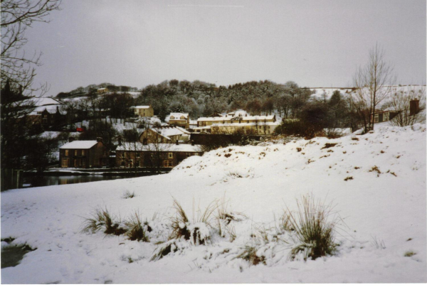 Snow scene Carr Bank 
17-Buildings and the Urban Environment-05-Street Scenes-006-Carr Street and Tanners area
Keywords: 0