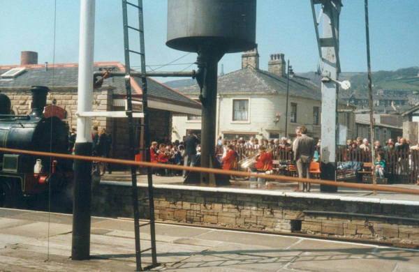 First train to Rawtenstall at Ramsbottom Station
16-Transport-03-Trains and Railways-000-General
Keywords: 1991