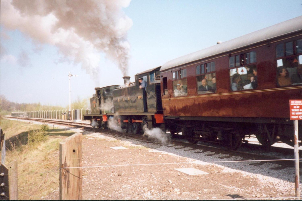 VIPs - first train to Rawtenstall
16-Transport-03-Trains and Railways-000-General
Keywords: 1991