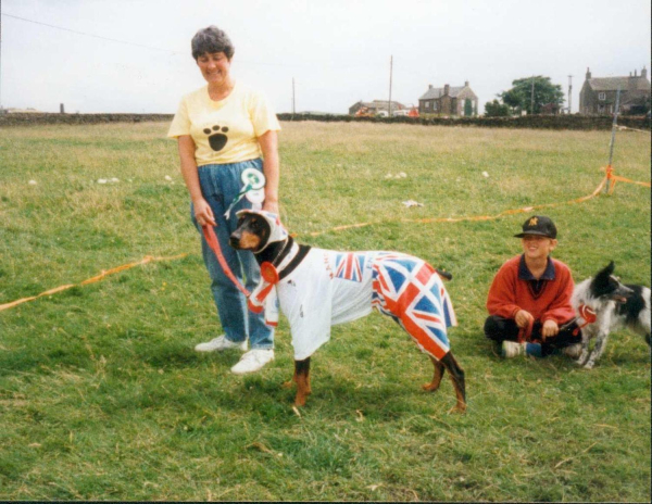 '' Top Dog ''  - Bleakholt 
19-Animals and Plants-01-General-001-Bleakholt Animal Sanctuary
Keywords: 1991