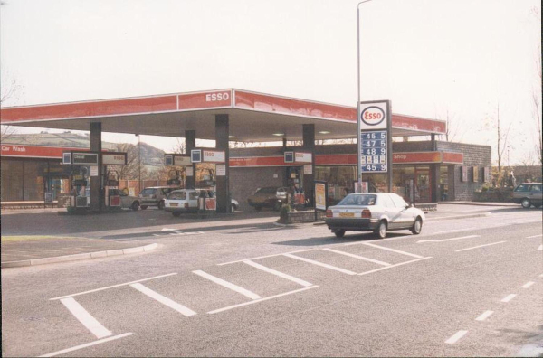 New Petrol Station on Stubbins Lane 
17-Buildings and the Urban Environment-05-Street Scenes-027-Stubbins Lane and Stubbins area
Keywords: 1991