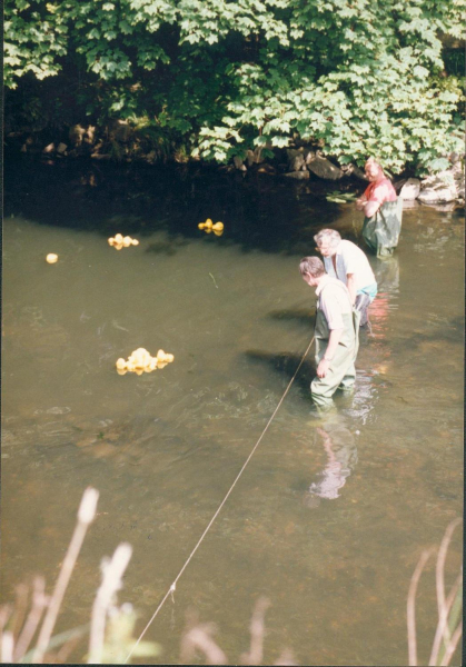 Duck Race Nuttall Park
14-Leisure-01-Parks and Gardens-001-Nuttall Park General
Keywords: 1992