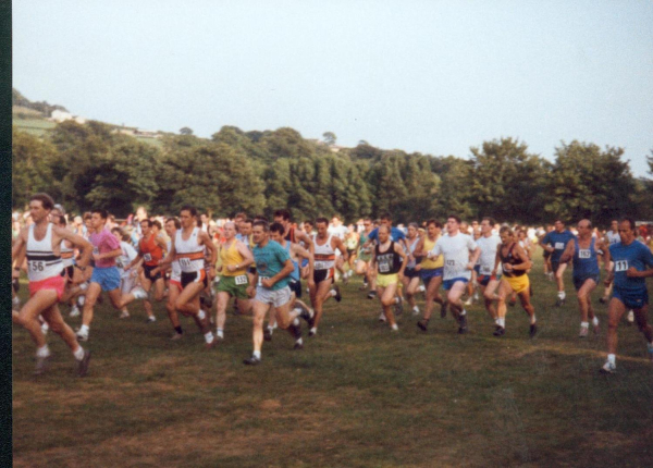 Tower race - Sports week setting off from Nuttall Park
14-Leisure-04-Events-001-Nuttall Park Events
Keywords: 1992