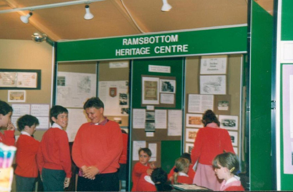 Holcombe School visit to R.H.S.
05-Education-01-Primary Schools-001-Emanuel Holcombe Church of England Primary School
Keywords: 1992