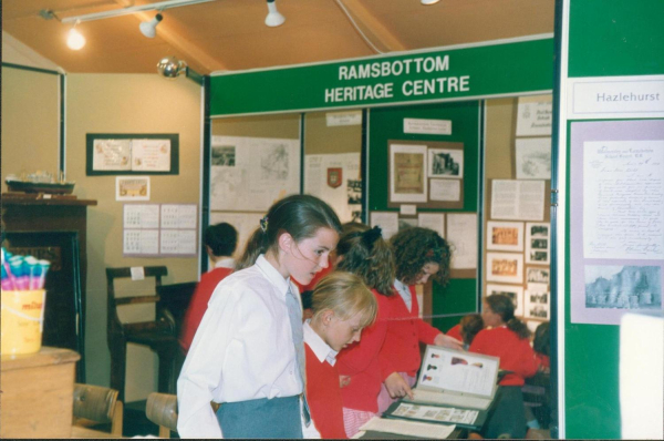 Holcombe School visit to R.H.S.
05-Education-01-Primary Schools-001-Emanuel Holcombe Church of England Primary School
Keywords: 1992