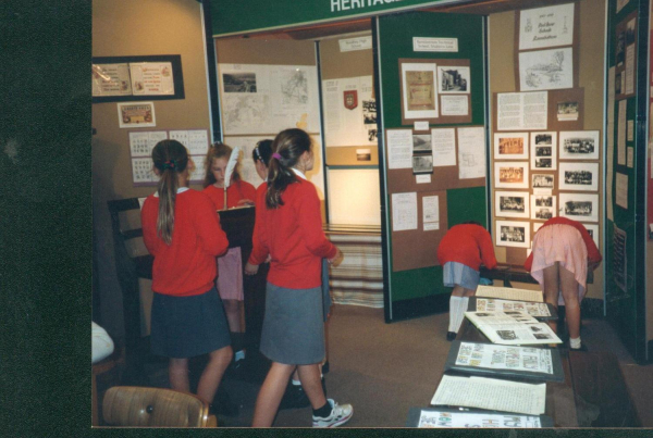 School Visit to R.H.S 
01-Ramsbottom Heritage Society-01-RHS Activities-017-Heritage Centre
Keywords: 1992