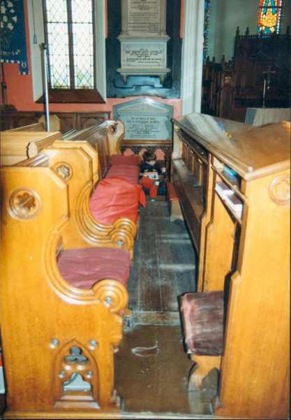 St Andrew's Church
06-Religion-01-Church Buildings-002-Church of England  -  St. Andrew, Bolton Street, Ramsbottom
Keywords: 1992