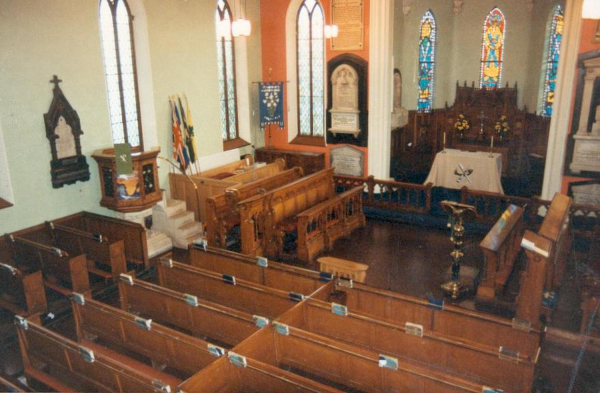 St Andrew's Church
06-Religion-01-Church Buildings-002-Church of England  -  St. Andrew, Bolton Street, Ramsbottom
Keywords: 1992