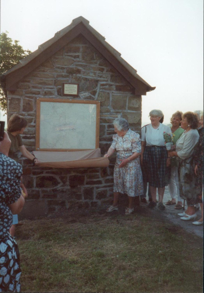 Turn Women's Institute  25th Birthday celebrations 
17-Buildings and the Urban Environment-05-Street Scenes-011-Edenfield
Keywords: 1993