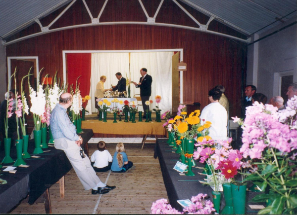 Edenfield horticultural show
14-Leisure-04-Events-000-General
Keywords: 1993