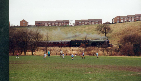 The Flying Scotsman comes to Ramsbottom view from Nuttall Park
14-Leisure-04-Events-010-Railway 
Keywords: 1993