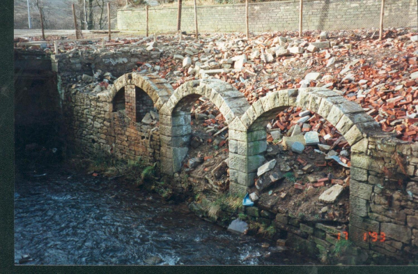 Remains of Rosebank Mill -  Stubbins
17-Buildings and the Urban Environment-05-Street Scenes-027-Stubbins Lane and Stubbins area
Keywords: 1993