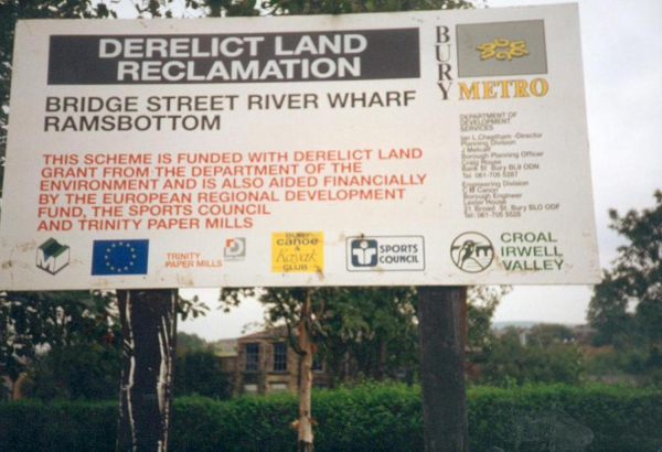 Derelict Land Reclamation sign on Bridge Street - became the Wharf 
17-Buildings and the Urban Environment-05-Street Scenes-003-Bridge Street
Keywords: 1993