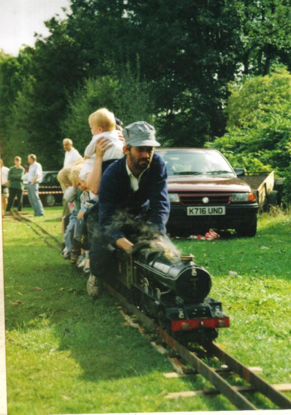 Teddy Bear's Picnic Day Nuttall Park
14-Leisure-04-Events-010-Railway 
Keywords: 1995
