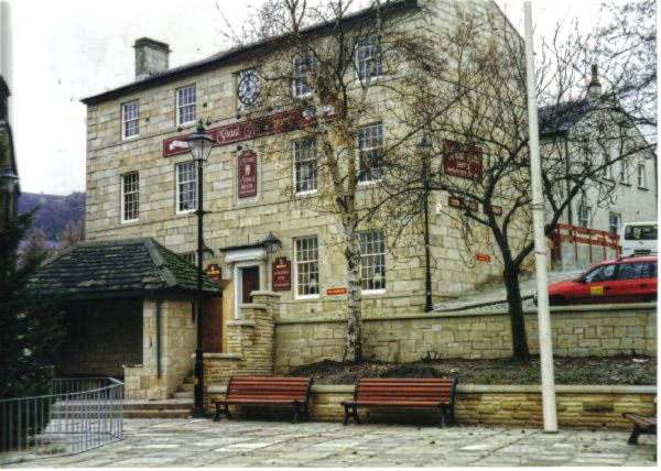 Christmas tree is here - but no plants yet - Grant Arms and Market Place
17-Buildings and the Urban Environment-05-Street Scenes-017-Market Place
Keywords: 1997