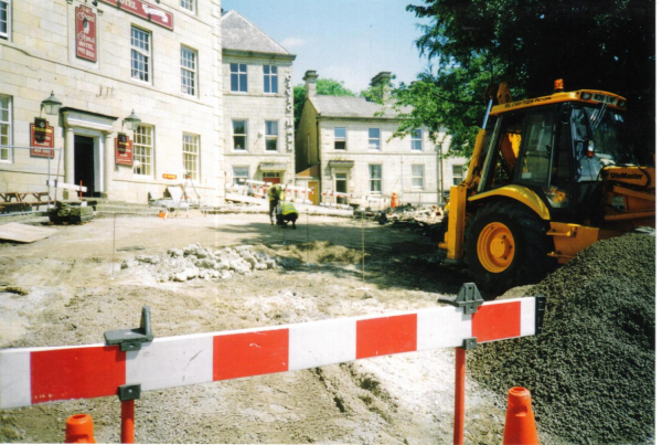 Setts being laid outside Grants Arms 
14-Leisure-05-Pubs-012-Grant Arms
Keywords: 1997