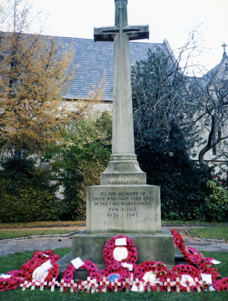 Wreaths at the Cenotaph 
15-War-03-War Memorials-001-St Paul's Gardens and Remembrance Sunday
Keywords: 1997
