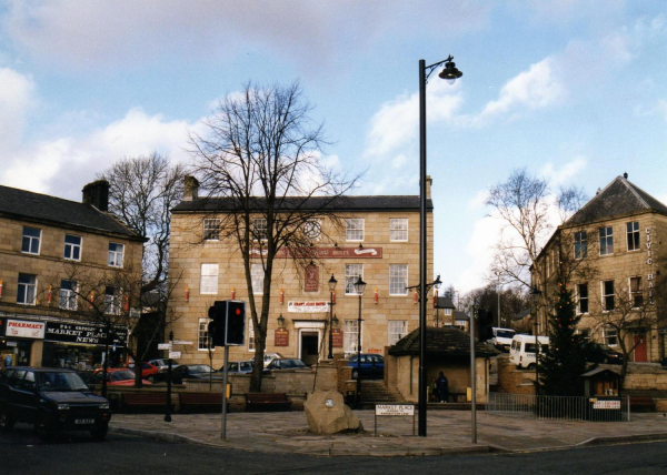Market Place
17-Buildings and the Urban Environment-05-Street Scenes-017-Market Place
Keywords: 1997