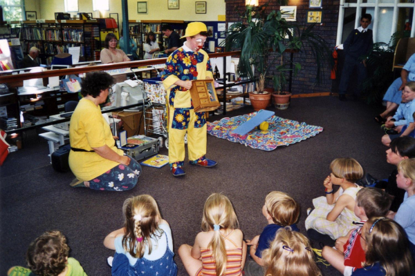 Ramsbottom Library 30th Birthday - Bippo the Clown 
07-Government and Politics-02-Government and Public Buildings-001-Ramsbottom Library
Keywords: 1999