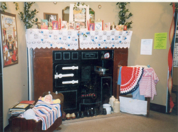 Christmas at Grandma's kitchen - Heritage Centre
01-Ramsbottom Heritage Society-01-RHS Activities-000-General
Keywords: 2001