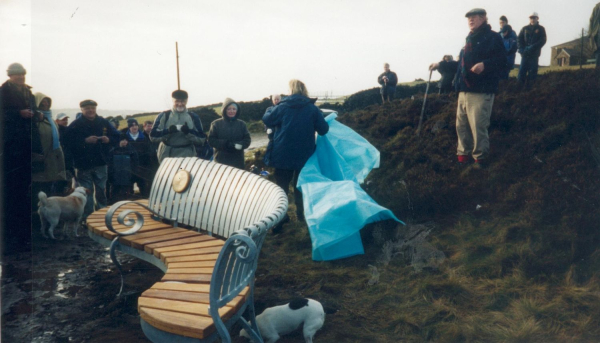 Unveiling the Millennium Bench on Holcombe Hill
18-Agriculture and the Natural Environment-03-Topography and Landscapes-001-Holcombe Hill
Keywords: 2001