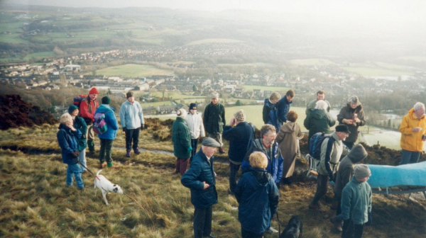 Unveiling the Millennium Bench on Holcombe Hill
18-Agriculture and the Natural Environment-03-Topography and Landscapes-001-Holcombe Hill
Keywords: 2001