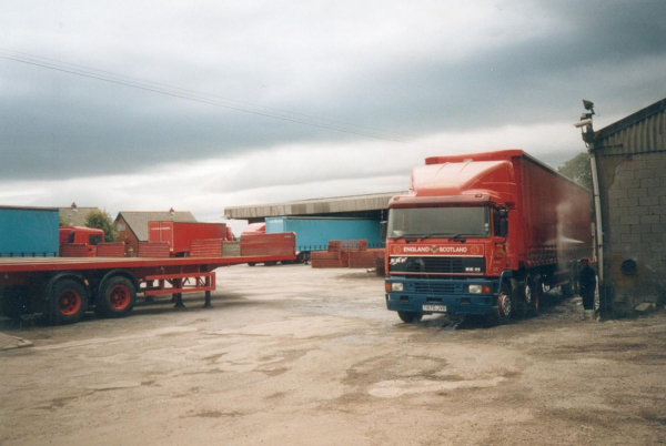 Trucks awaiting Hinchcliffe's auction Walmersley Road
17-Buildings and the Urban Environment-05-Street Scenes-035-Manchester Road Walmersley Area
Keywords: 2001