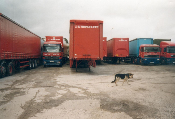 Dog patrol at Hinchcliffe's auction Walmersley Road
17-Buildings and the Urban Environment-05-Street Scenes-035-Manchester Road Walmersley Area
Keywords: 2001