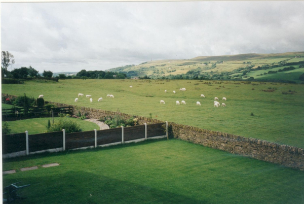 Looking South East from Edenfield towards Holcombe
17-Buildings and the Urban Environment-05-Street Scenes-011-Edenfield
Keywords: 2001