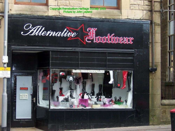 5 adjacent shops on Bolton Street - Alternative Footwear
17-Buildings and the Urban Environment-05-Street Scenes-031 Bolton Street
Keywords: 2003