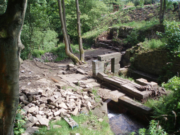 Kibboth Crew - Before and after the dig 
01-Ramsbottom Heritage Society-01-RHS Activities-011-Kibboth Crew Dig
Keywords: 2007